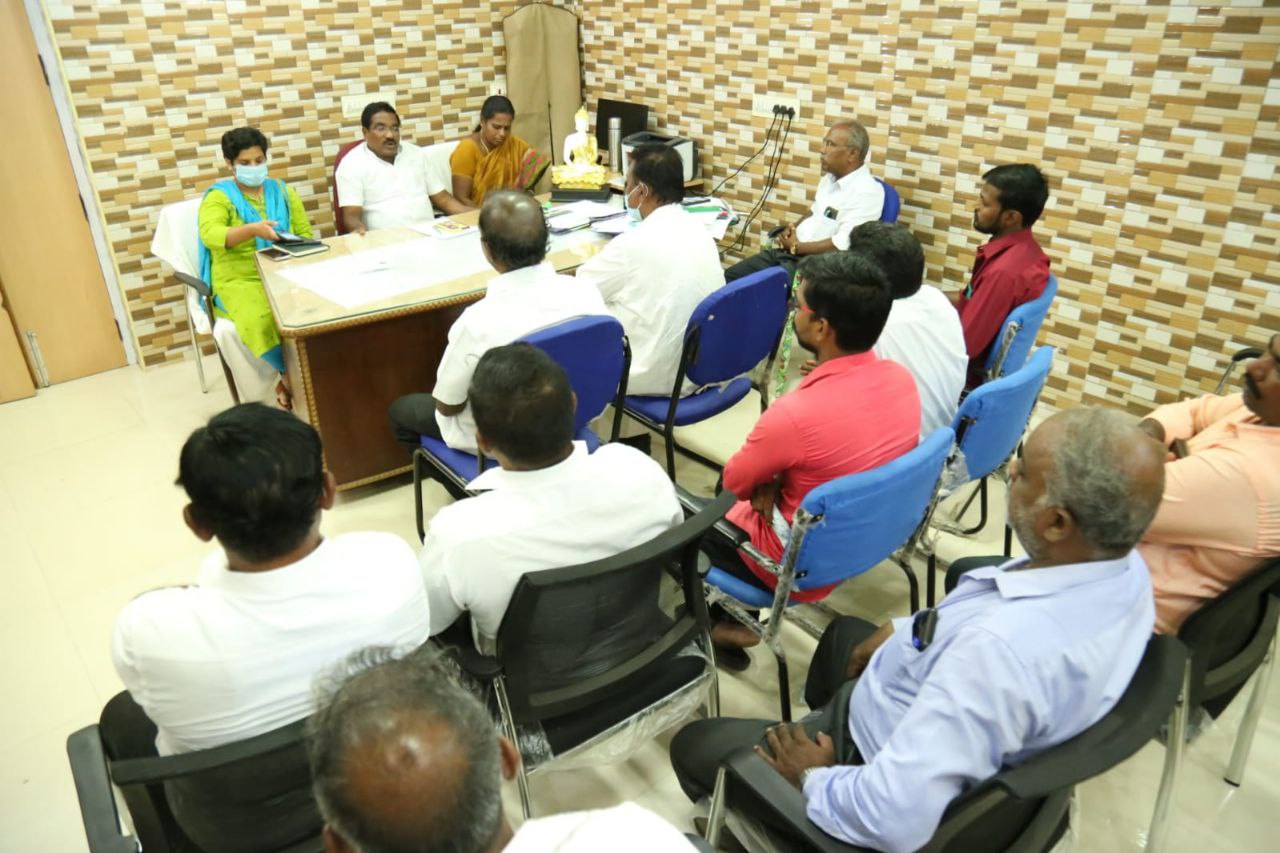 Nagercoil Corporation held meeting with Vadassery Kanakamoolam Market Traders.